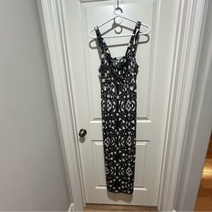 Halo women’s size M Black and White Patterned Maxi Dress with necklace detail